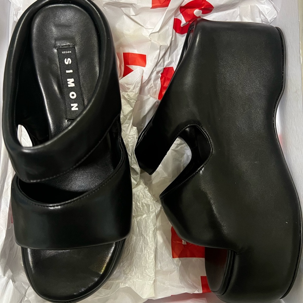 Simons Black Women's Mules